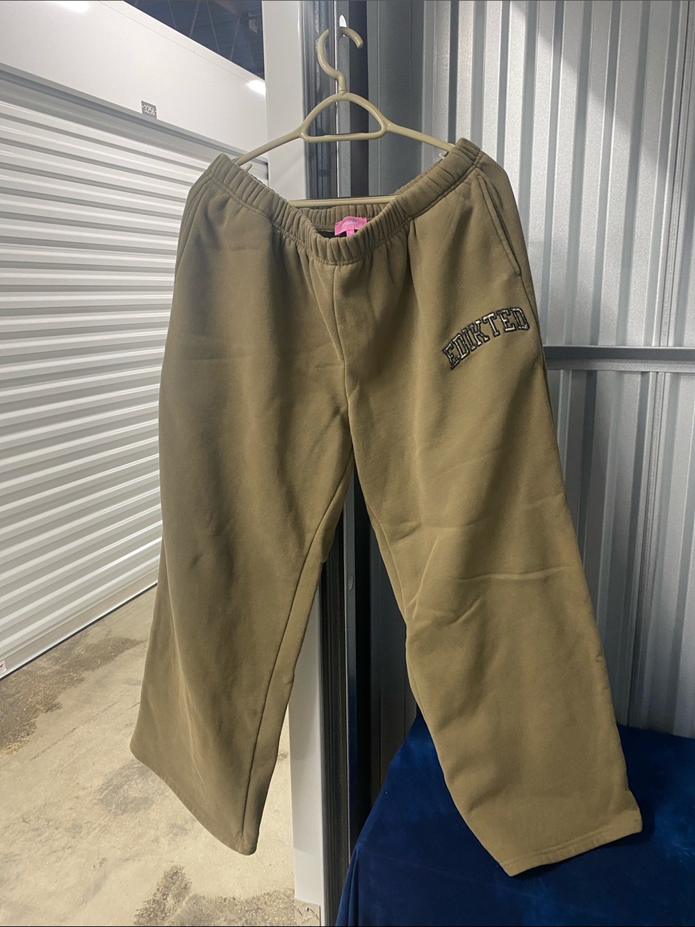 Edikted Olive Green Sweatpants - Very Relaxed Fit